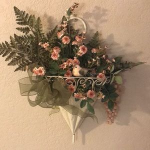 Floral hanging arrangement
